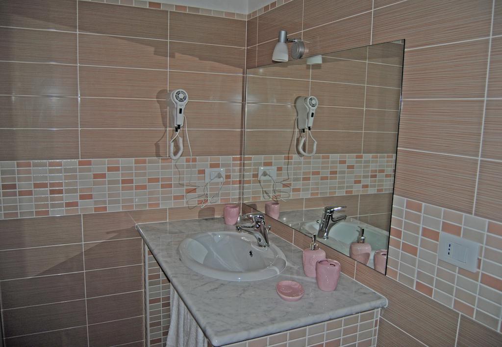 Hotel Residence Thalassa Reggio di Calabria Oda fotoğraf