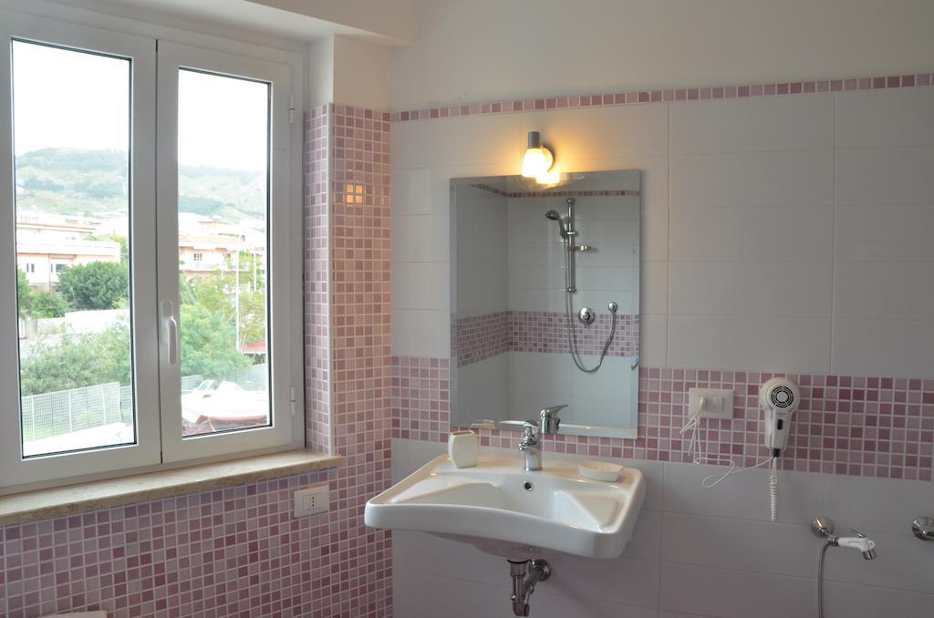 Hotel Residence Thalassa Reggio di Calabria Oda fotoğraf